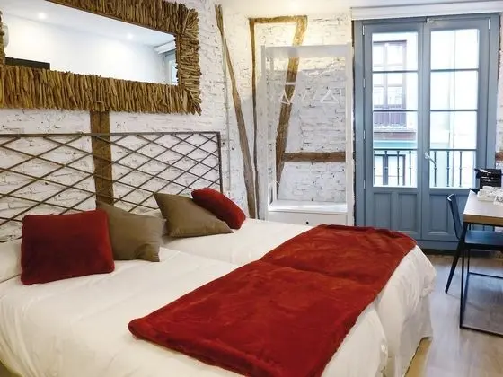 Deluxe İki Ayrı Yataklı Oda (Zazpi Kale)