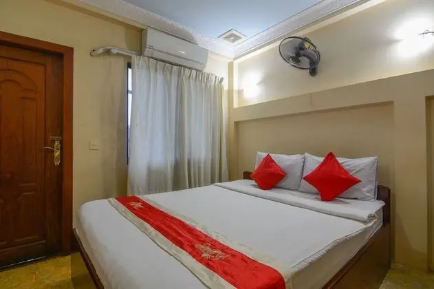 Deluxe Tek Büyük Yataklı Oda (A/C, Free Pick up)
