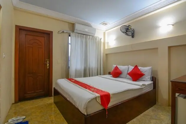 Deluxe Tek Büyük Yataklı Oda (A/C, Free Pick up)