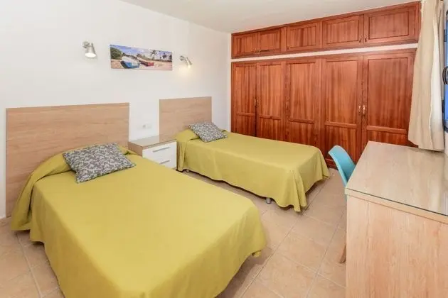 Tek Büyük veya İki Ayrı Yataklı Oda, Ortak Banyo