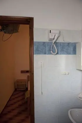 Basic Tek Büyük Yataklı Oda