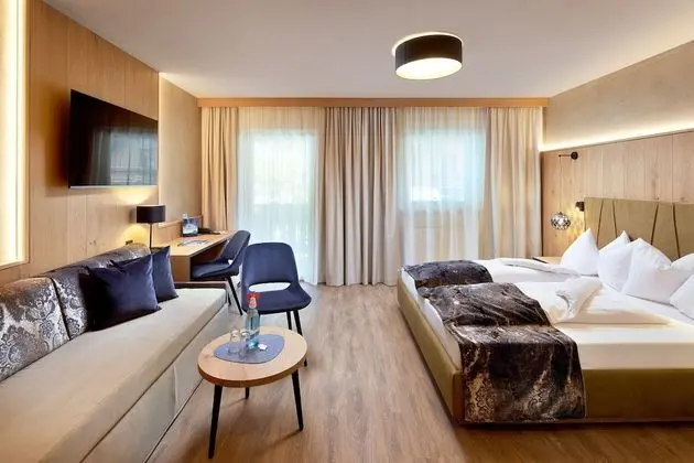 Standard Üç Kişilik Oda, Balkon, Dağ Manzaralı