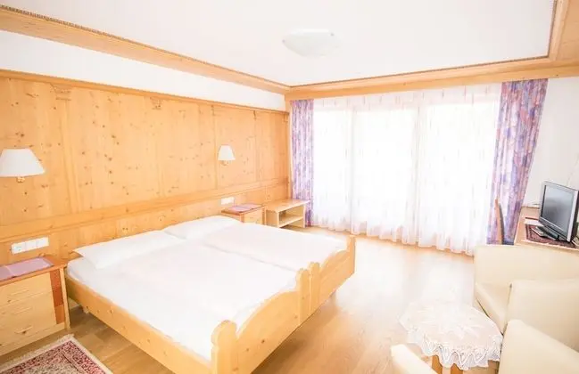 Tek Büyük Yataklı Oda, Dağ Manzaralı