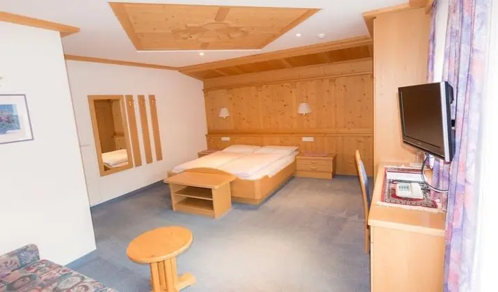 Tek Büyük Yataklı Oda, Dağ Manzaralı