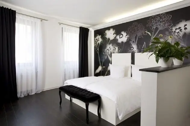 Premium Tek Büyük Yataklı Oda