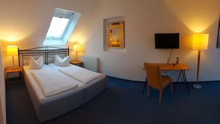 Comfort Tek Büyük Yataklı Oda