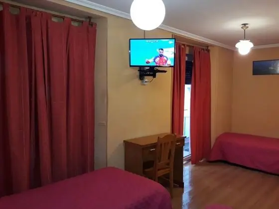 Üç Kişilik Oda, 3 Tek Kişilik Yatak, Özel Banyo