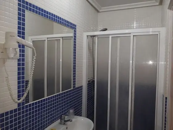 Üç Kişilik Oda, 3 Tek Kişilik Yatak, Özel Banyo
