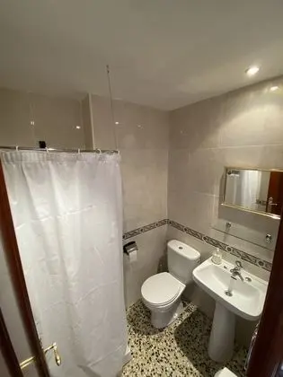 Economy Tek Büyük Yataklı Oda, Özel Banyo
