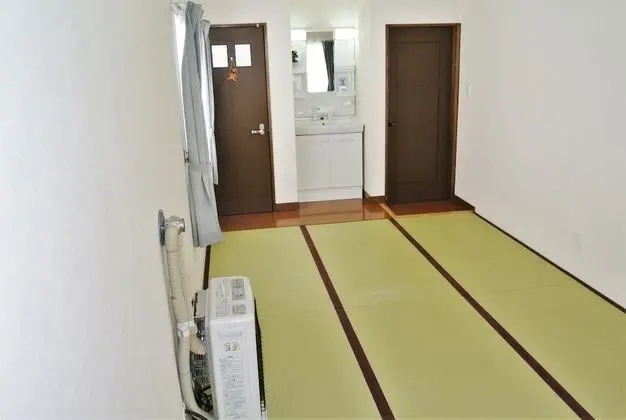 Traditional Oda, Sigara İçilmez (Japanese Style, with a Toilet)