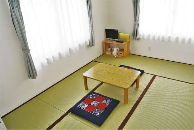 Traditional Oda, Sigara İçilmez (Japanese Style with a Toilet)