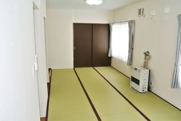 Traditional Oda, Sigara İçilmez (Japanese Style with a Toilet)