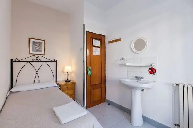 Tek Kişilik Oda, Ortak Banyo