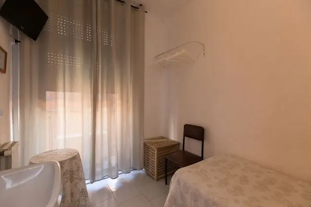 Tek Kişilik Oda, Ortak Banyo