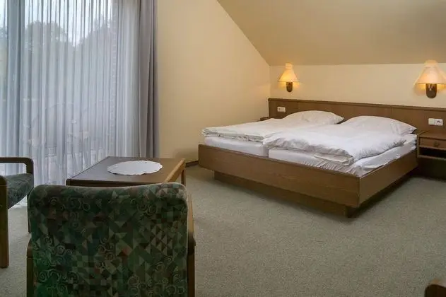 Tek Büyük Yataklı Oda, Balkon