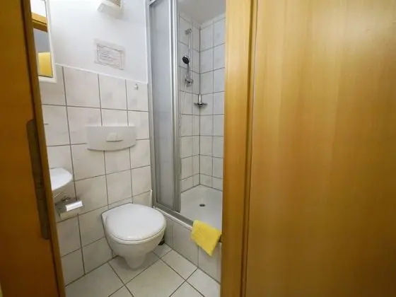 Standard Tek Büyük Yataklı Oda (22)