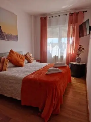 Tek Büyük Yataklı Oda, Ortak Banyo