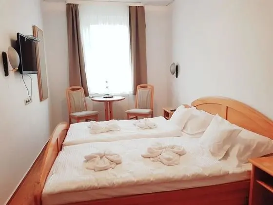 Tek Büyük veya İki Ayrı Yataklı Oda
