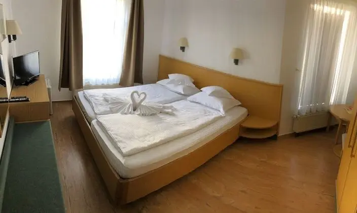 Tek Büyük veya İki Ayrı Yataklı Oda