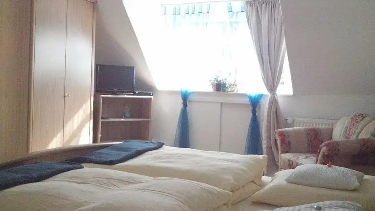 Basic Üç Kişilik Oda