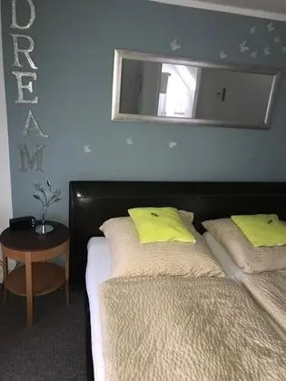 Basic Üç Kişilik Oda