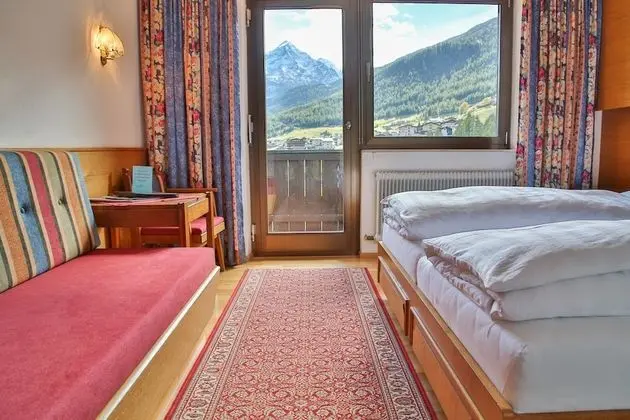 Comfort Tek Büyük Yataklı Oda, Balkon, Dağ Manzaralı