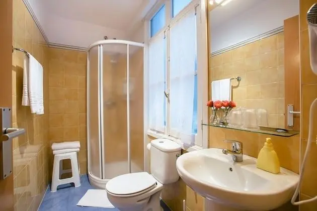 Tek Büyük Yataklı Oda, Balkon