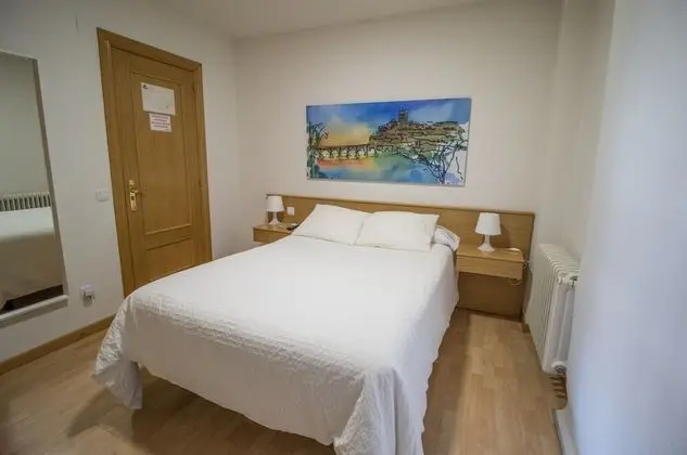 Tek Büyük Yataklı Oda, 1 Çift Kişilik Yatak