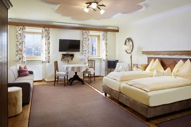 Basic Tek Büyük Yataklı Oda