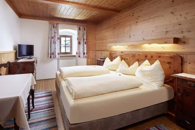 Basic Tek Büyük Yataklı Oda