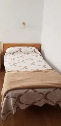 Üç Kişilik Oda