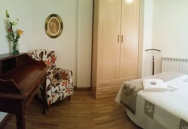 İki Ayrı Yataklı Oda, Ortak Banyo