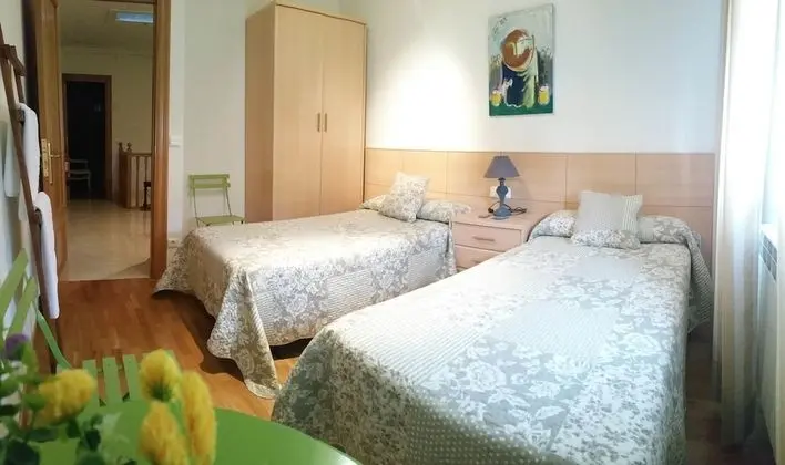İki Ayrı Yataklı Oda, Ortak Banyo