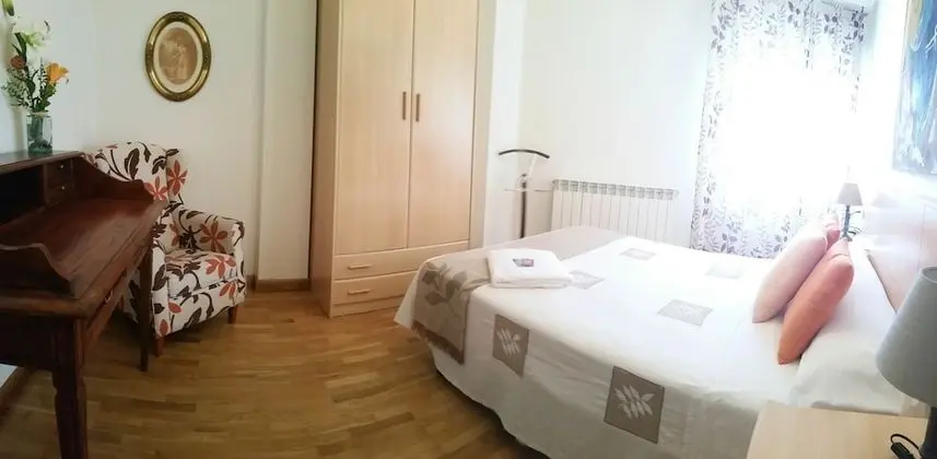 İki Ayrı Yataklı Oda, Ortak Banyo