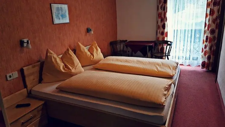 Tek Büyük Yataklı Oda, 1 Büyük (Queen) Boy Yatak