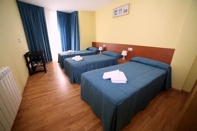 Üç Kişilik Oda, 3 Tek Kişilik Yatak