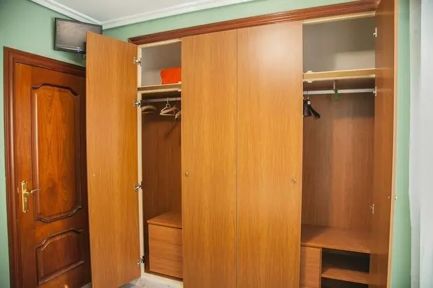 İki Ayrı Yataklı Oda, Ortak Banyo