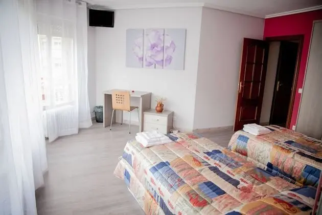 İki Ayrı Yataklı Oda, Ortak Banyo (With extra bed)