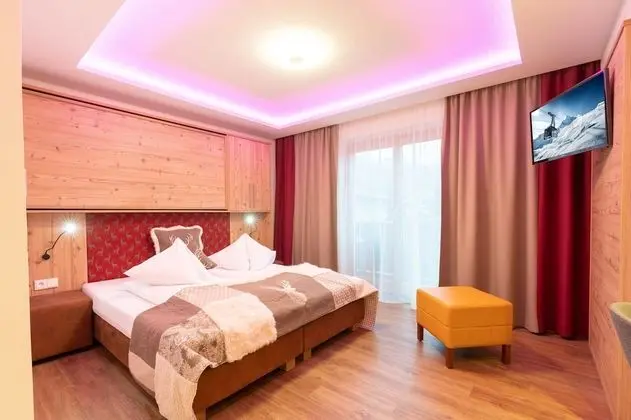 Standard Tek Büyük Yataklı Oda (Some with Balcony)