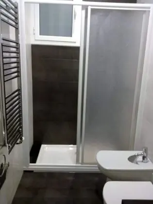Tek Büyük Yataklı Oda, 1 Çift Kişilik Yatak, Ortak Banyo