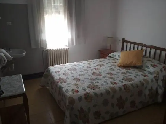 Büyük Yataklı Tek Kişilik Oda