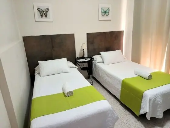 İki Ayrı Yataklı Oda, Ortak Banyo, Şehir Manzaralı