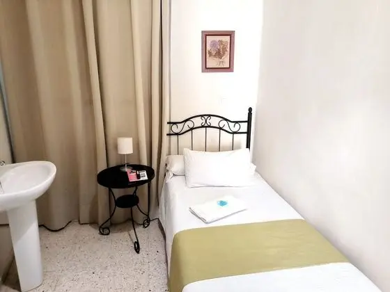 Tek Kişilik Oda, Ortak Banyo, Kule