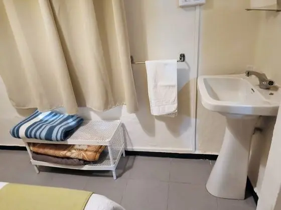 Tek Kişilik Oda, Ortak Banyo, Kule