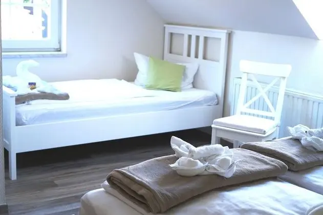 Üç Kişilik Oda (single use)