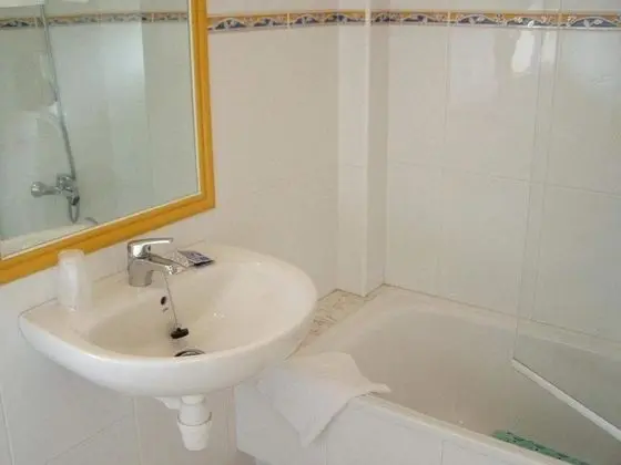 Tek Büyük veya İki Ayrı Yataklı Oda