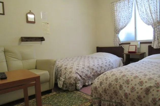 Üç Kişilik Oda