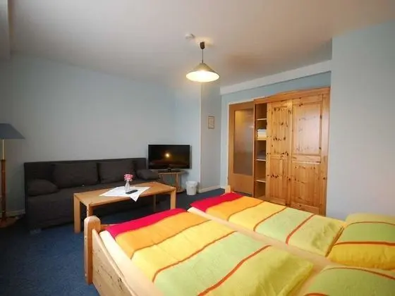 Üç Kişilik Oda, 1 Büyük (Queen) Boy Yatak ve Çekyat (Obergeschoss)