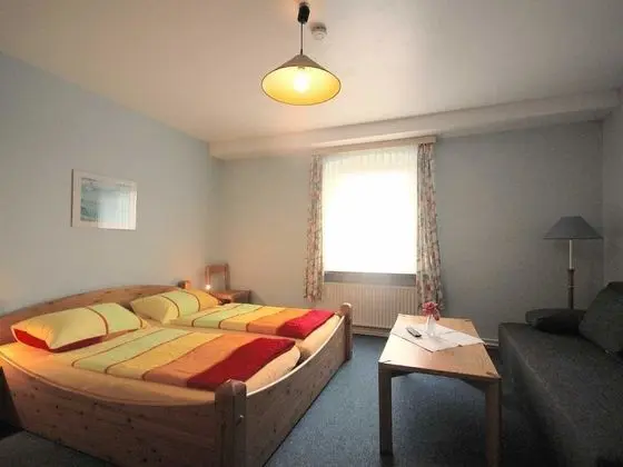 Üç Kişilik Oda, 1 Büyük (Queen) Boy Yatak ve Çekyat (Obergeschoss)