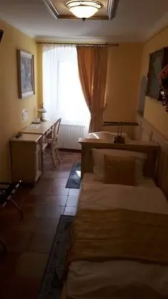 Tek Büyük veya İki Ayrı Yataklı Oda, Banyolu/Duşlu